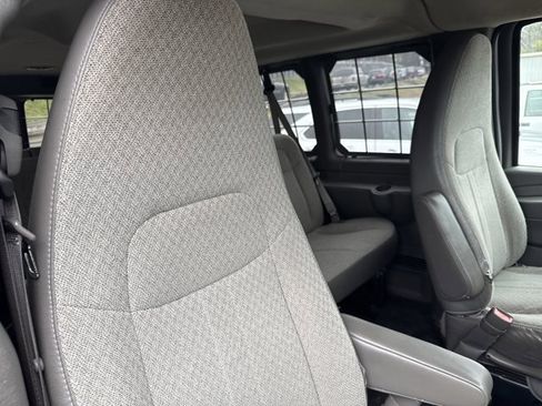 Used 2011 Chevrolet Express 2500 LS image 16