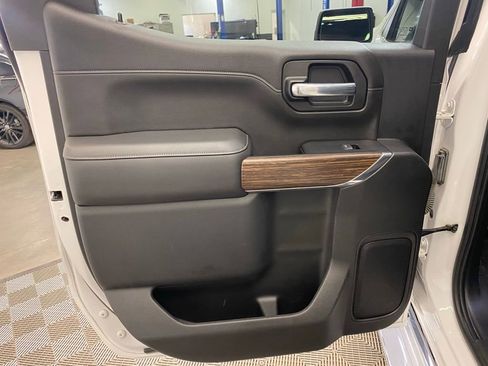 Used 2022 Chevrolet Silverado 1500 High Country w/ Technology Package image 21