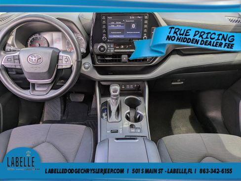 Used 2022 Toyota Highlander LE FWD image 14