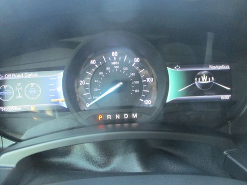 Used 2016 Ford Expedition XLT w/ Equipment Group 202A RWD image 18