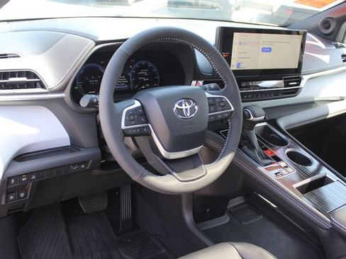 Certified 2026 Toyota Sienna XSE FWD image 53
