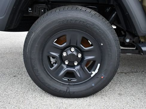 New 2026 Jeep Gladiator Sport image 7