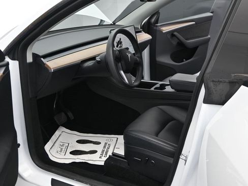 Used 2023 Tesla Model Y Long Range AWD/4WD image 11