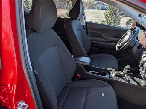 Used 2025 Hyundai Kona SEL image 12