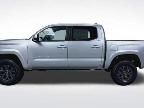 Used 2023 Toyota Tacoma SR5 AWD/4WD image 21