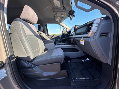 New 2026 Ford F250 XLT w/ XLT Premium Package AWD/4WD image 23