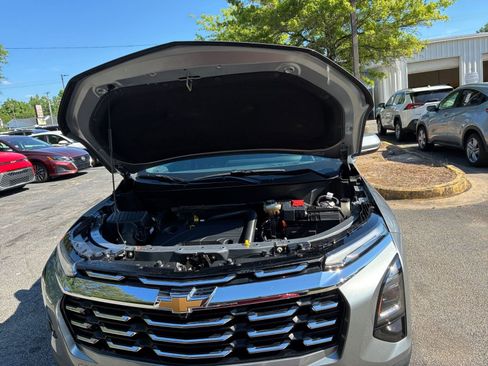 Used 2025 Chevrolet Equinox LT FWD image 33