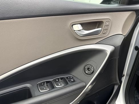 Used 2019 Hyundai Santa Fe XL AWD/4WD image 12