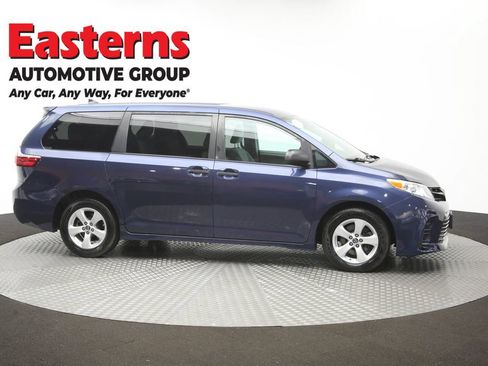 Used 2020 Toyota Sienna L FWD image 47
