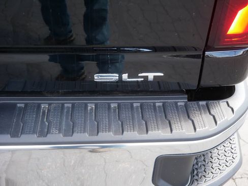 Certified 2025 GMC Sierra 2500 SLT w/ SLT Convenience Package AWD/4WD image 13