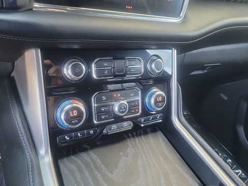 Used 2023 GMC Yukon Denali AWD/4WD image 23
