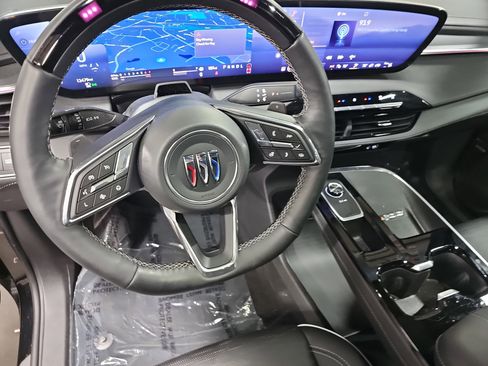 Used 2025 Buick Enclave Sport Touring w/ Super Cruise Package image 18