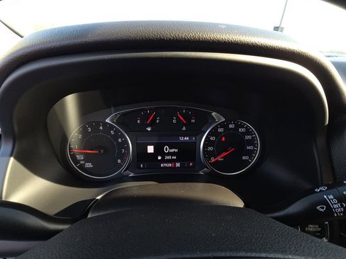 Used 2023 GMC Acadia SLT w/ Trailering Package image 16