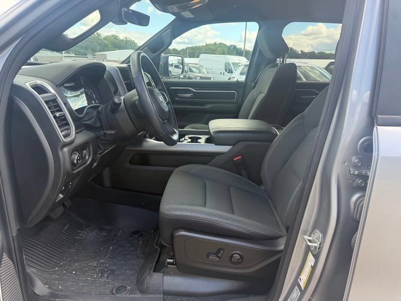Used 2023 RAM 1500 Big Horn AWD/4WD image 3