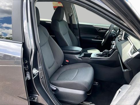 Used 2024 Toyota RAV4 XLE FWD image 9