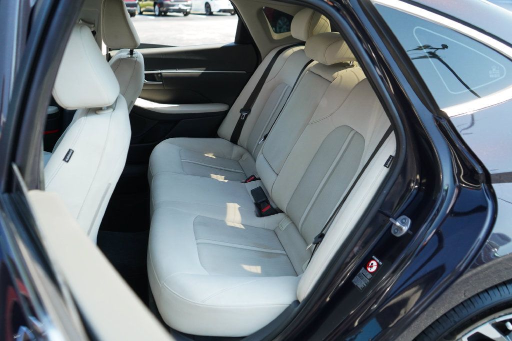 Used 2023 Hyundai Sonata SEL w/ Convenience Package FWD image 8