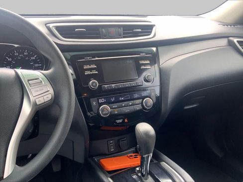 Used 2016 Nissan Rogue SV FWD image 7