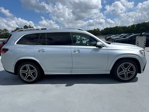 Used 2025 Mercedes-Benz GLS 450 4MATIC w/ AMG Line Exterior image 8
