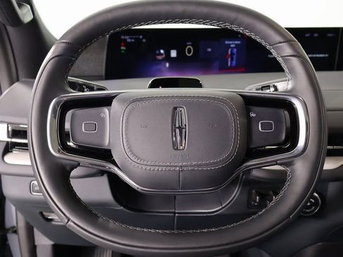 New 2025 Lincoln Navigator Reserve w/ Jet Appearance Package AWD/4WD image 3