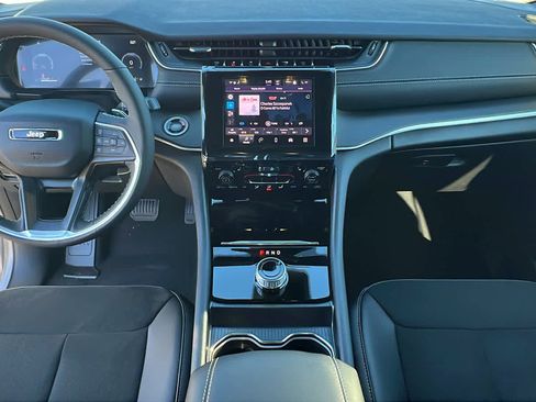New 2025 Jeep Grand Cherokee Altitude image 26