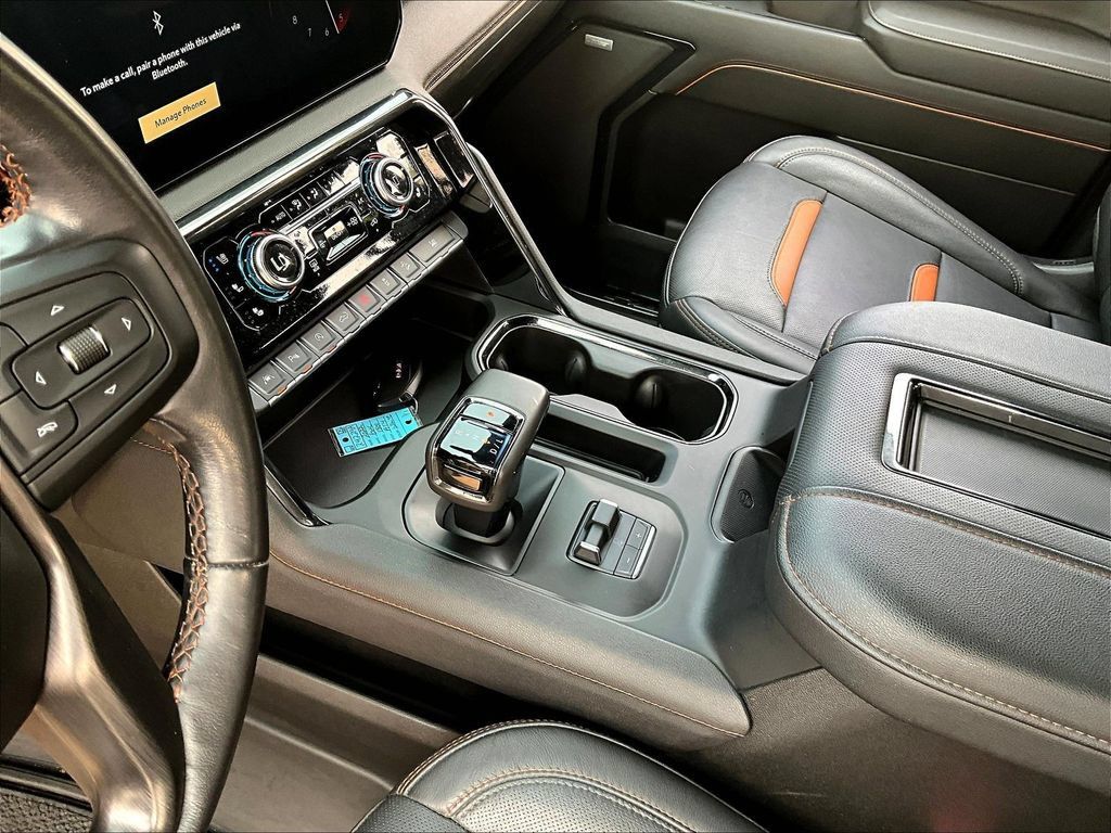 Used 2022 GMC Sierra 1500 AT4 w/ AT4 Premium Package AWD/4WD image 21