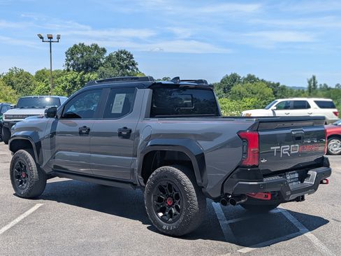 Used 2024 Toyota Tacoma TRD Pro AWD/4WD image 7