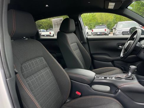 Certified 2025 Honda HR-V Sport image 31