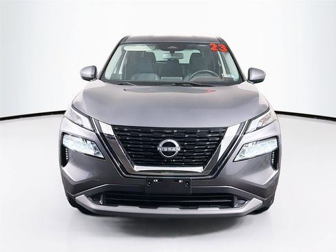 Used 2023 Nissan Rogue SV AWD/4WD image 2