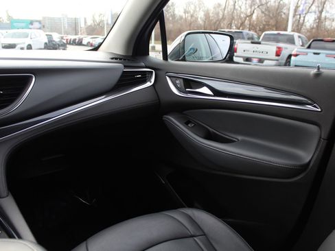 Used 2019 Buick Enclave Essence image 11