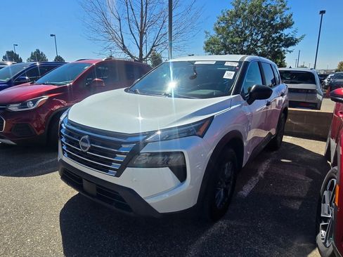 Used 2024 Nissan Rogue S AWD/4WD image 1