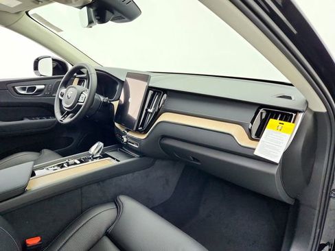 New 2026 Volvo XC60 B5 Ultra w/ Protection Package Premier image 17