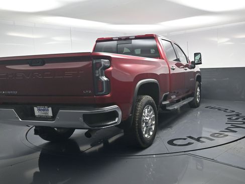 Used 2025 Chevrolet Silverado 2500 LTZ w/ LTZ Premium Package image 9