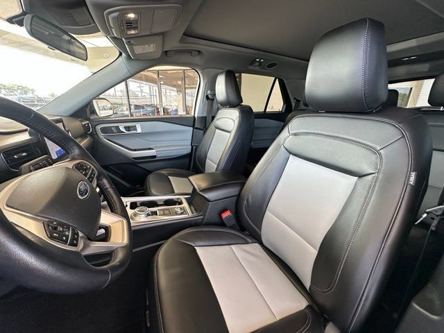 Certified 2023 Ford Explorer XLT w/ Equipment Group 202A AWD/4WD image 18