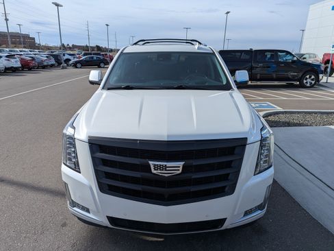 Used 2020 Cadillac Escalade Premium Luxury image 6