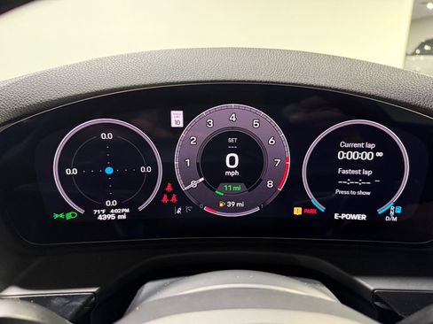 Used 2025 Porsche Panamera 4 AWD/4WD image 32
