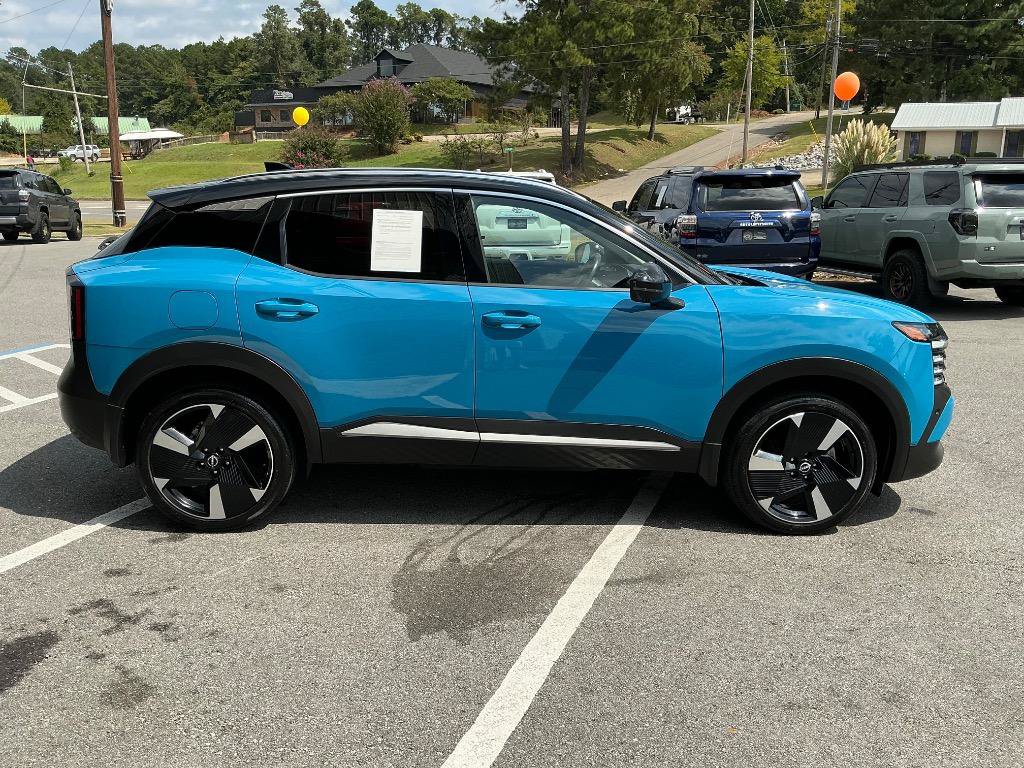 Used 2025 Nissan Kicks SR w/ Illumination Package FWD image 7