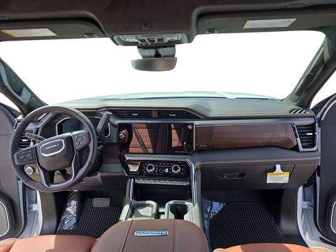 New 2026 GMC Sierra 2500 Denali Ultimate image 9