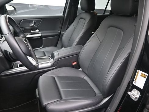 Certified 2025 Mercedes-Benz GLA 250 image 33
