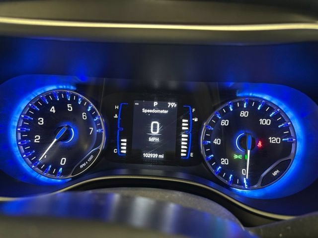 Used 2020 Chrysler Pacifica Touring-L FWD image 18