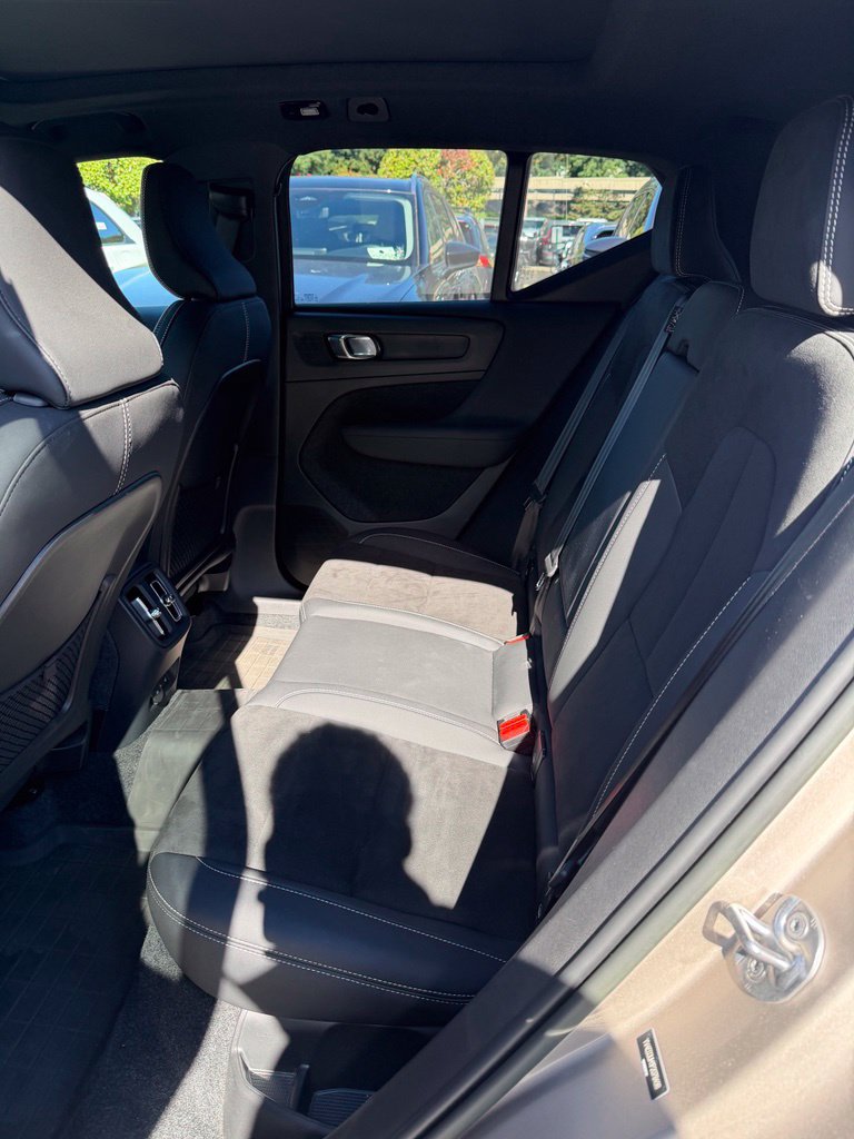 Used 2023 Volvo XC40 Recharge Ultimate w/ Protection Package Premier AWD/4WD image 8