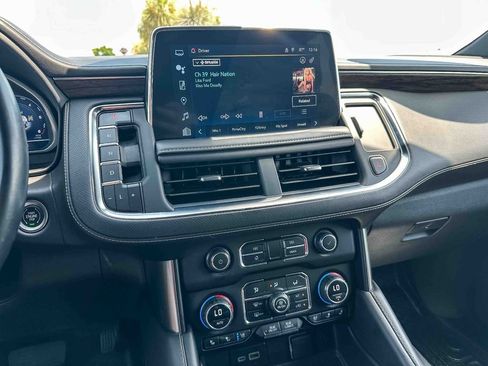 Used 2023 Chevrolet Suburban Premier AWD/4WD image 32