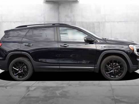 Used 2023 GMC Terrain SLE w/ Driver Convenience Package image 5
