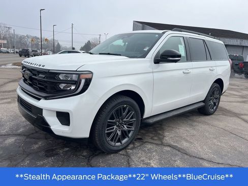 New 2026 Ford Expedition Platinum w/ Stealth Appearance Package image 4