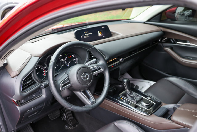 Used 2021 MAZDA CX-30 AWD 2.5 S w/ Premium Package image 24