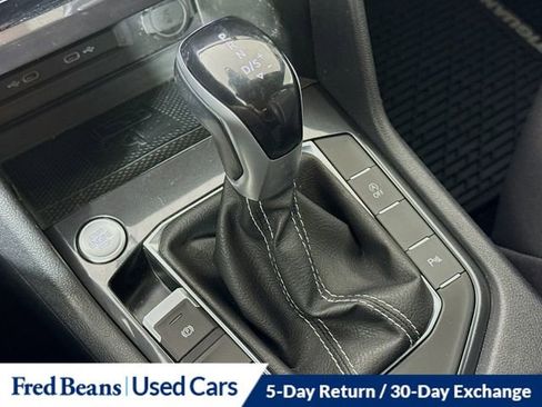 Used 2022 Volkswagen Tiguan SE R-Line AWD/4WD image 17