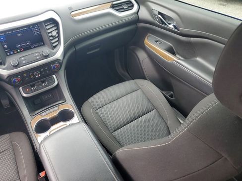 Used 2021 GMC Acadia SLE w/ Driver Convenience Package FWD image 17