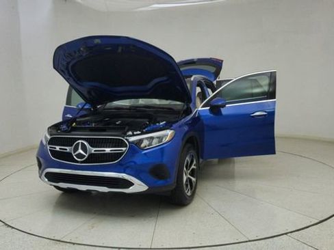 Used 2025 Mercedes-Benz GLC 350e 4MATIC image 73