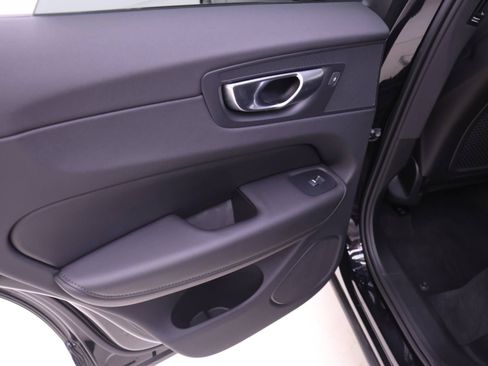 Certified 2025 Volvo XC60 B5 Core AWD/4WD image 20