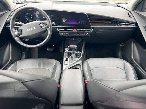 Certified 2023 Kia Niro EX FWD image 12