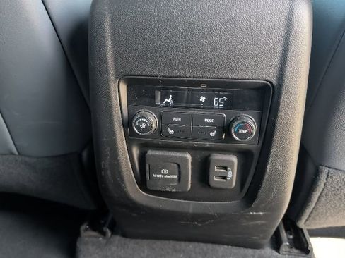 Used 2023 Buick Enclave Premium image 12